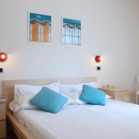 Aris Residence Riccione Bagian luar foto